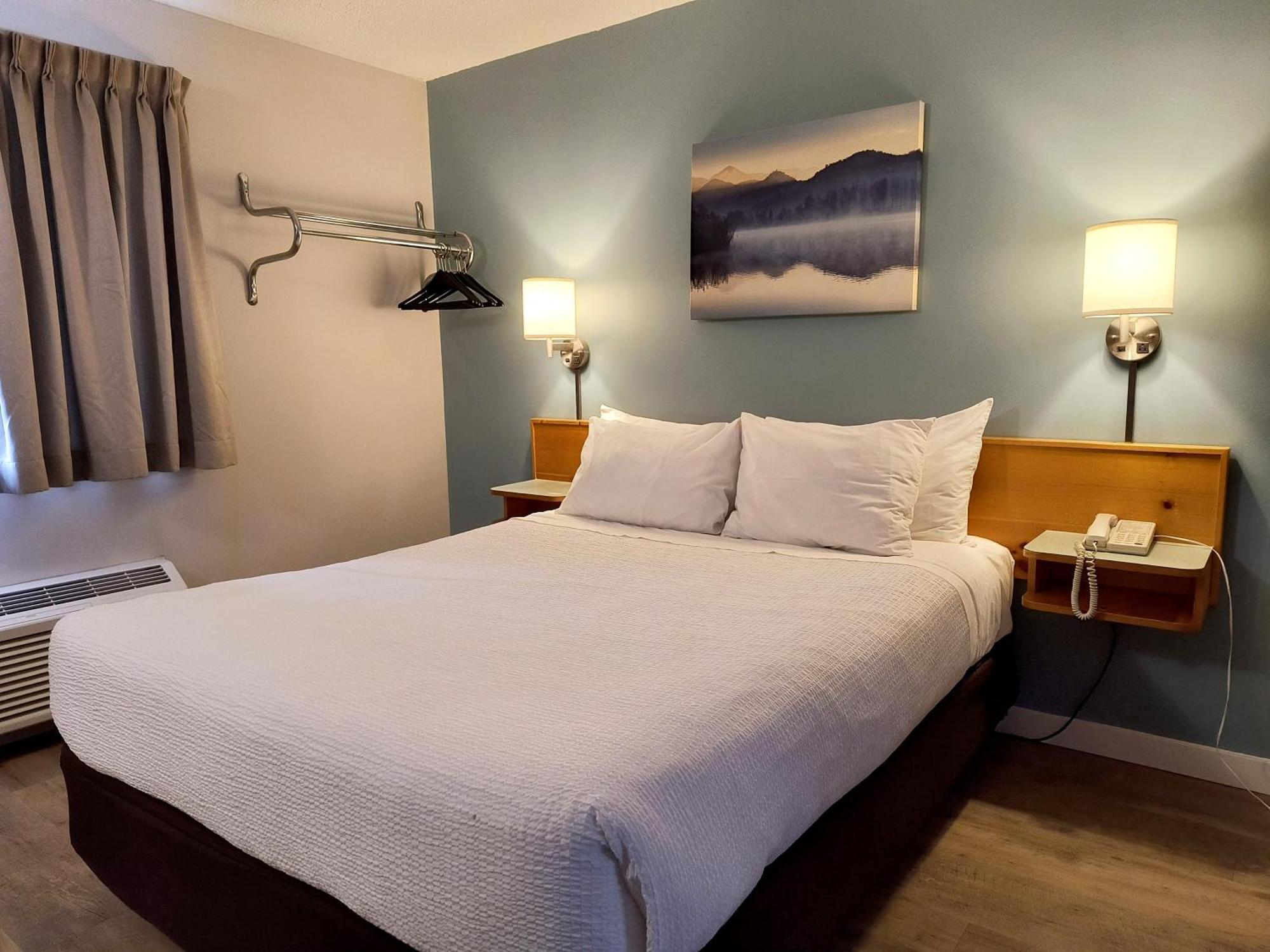 Fireweed Motel Смитерс Экстерьер фото