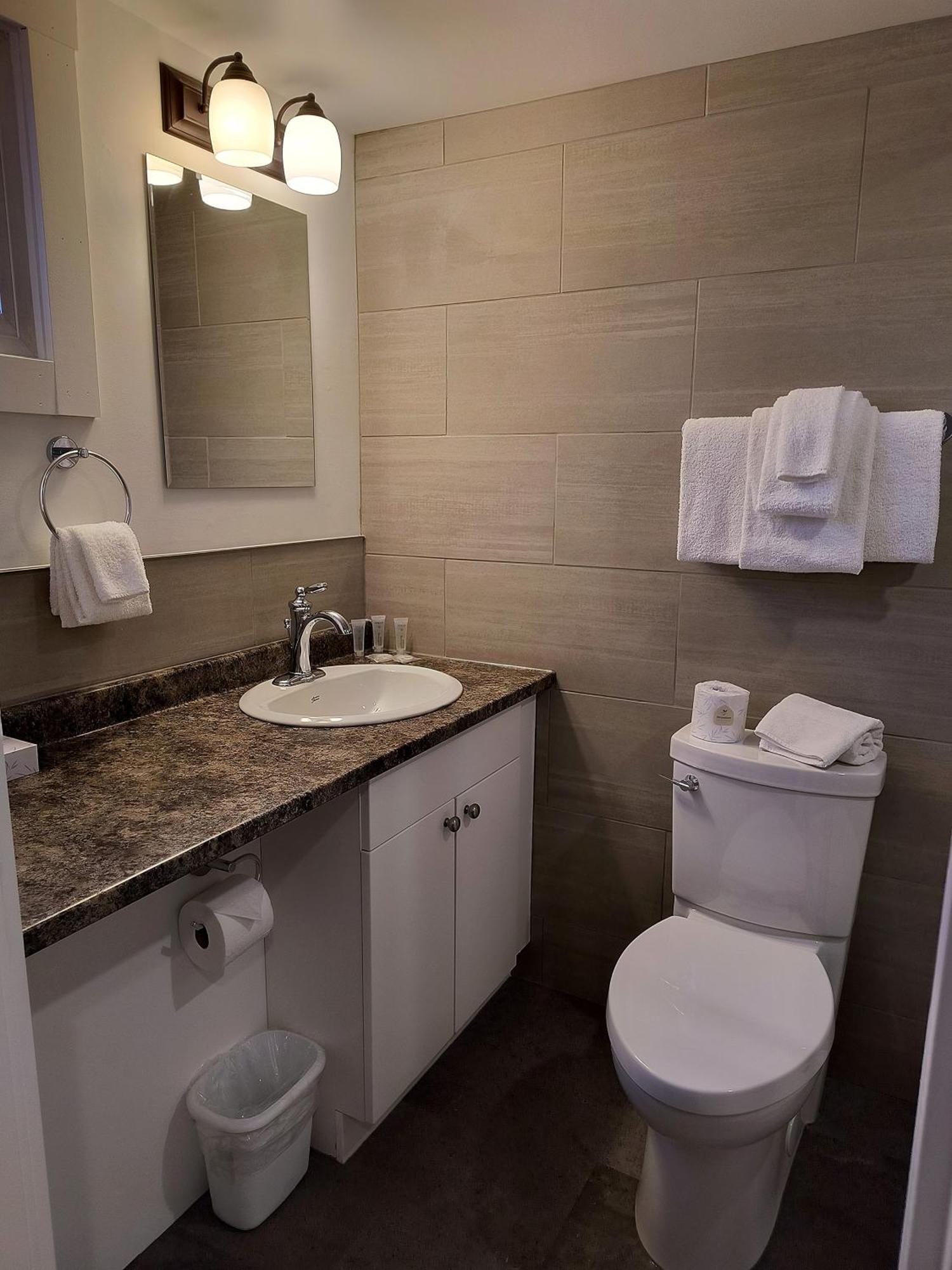 Fireweed Motel Смитерс Экстерьер фото