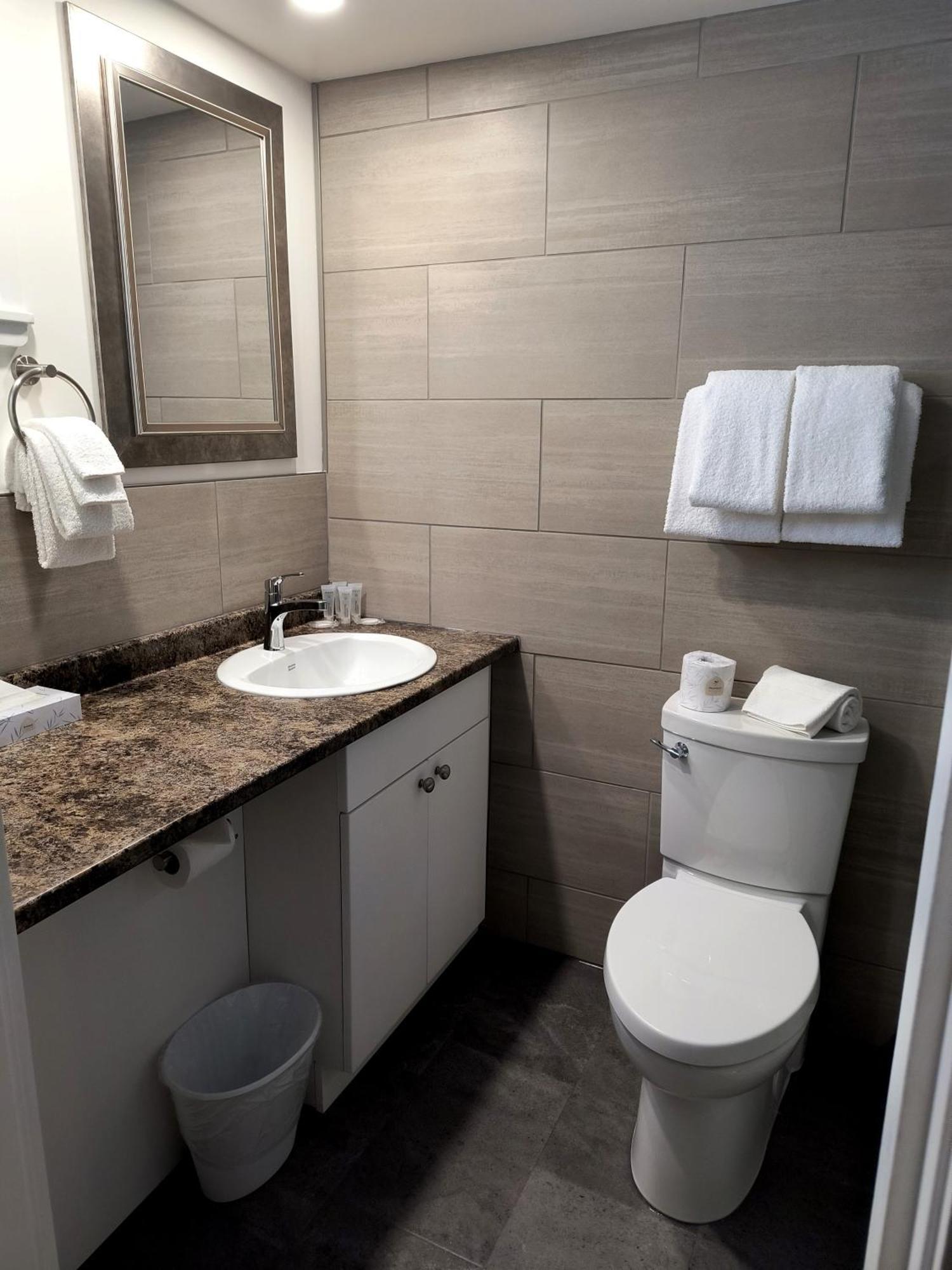 Fireweed Motel Смитерс Экстерьер фото