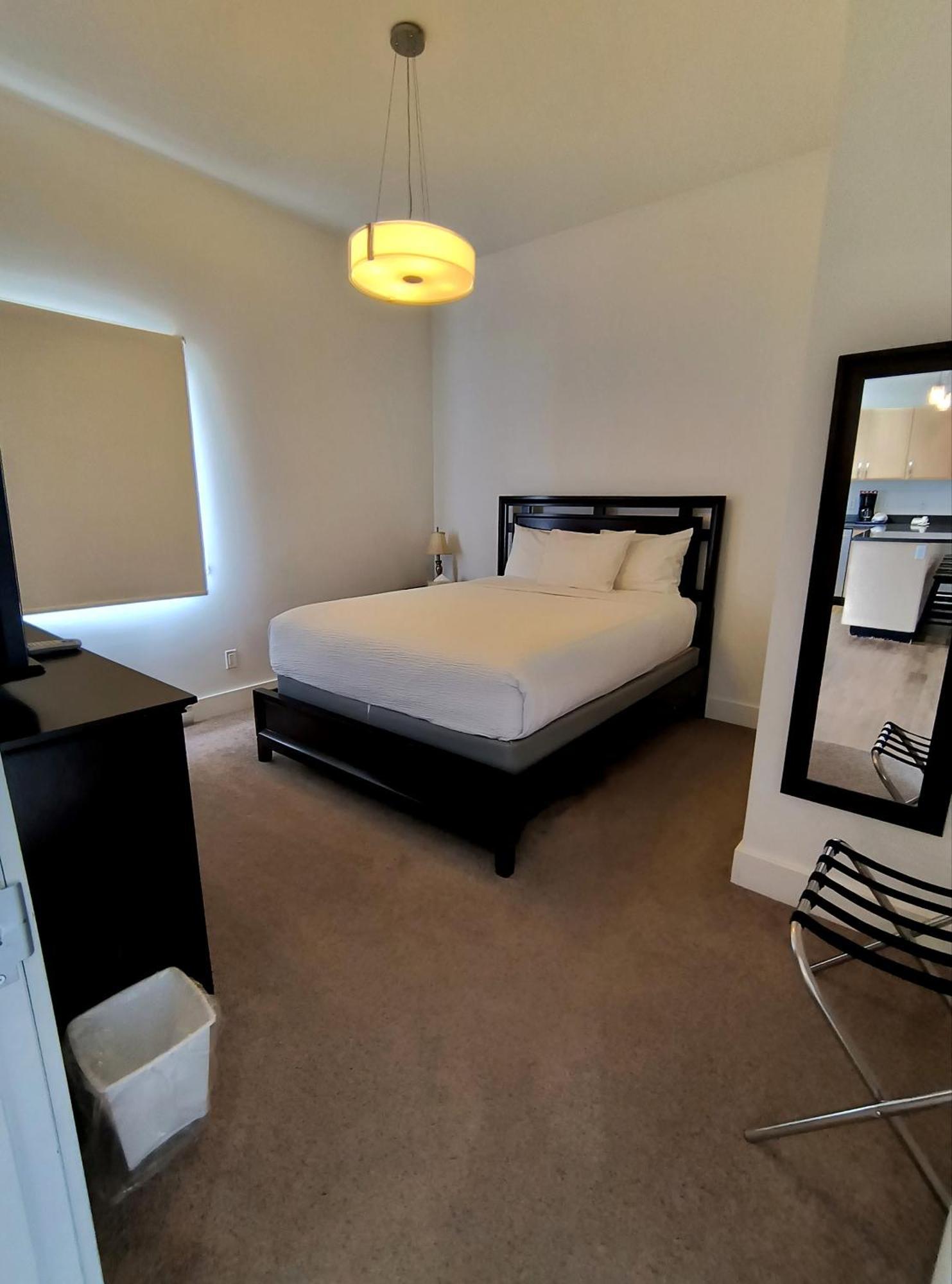 Fireweed Motel Смитерс Экстерьер фото