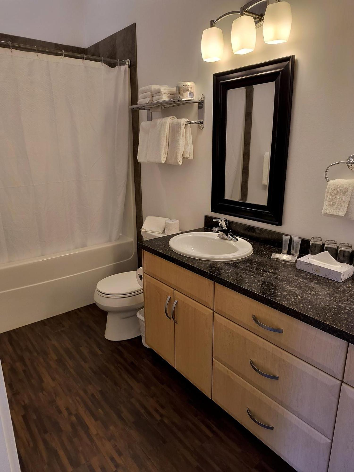 Fireweed Motel Смитерс Экстерьер фото